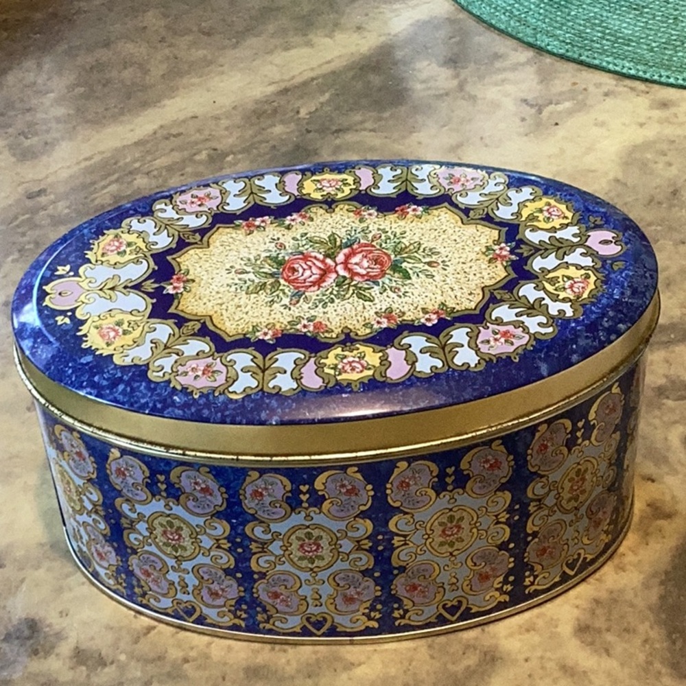 Blue and Gold Jewelry Organizer with Floral Design
